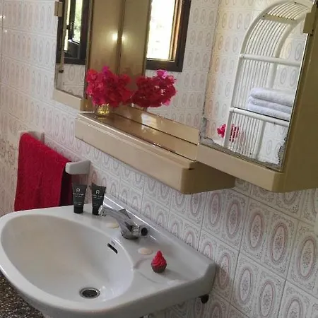 Casa Entre Mar Y Montana دينايا